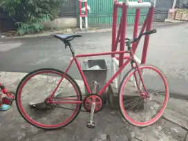 Sepeda fixie siap pakai