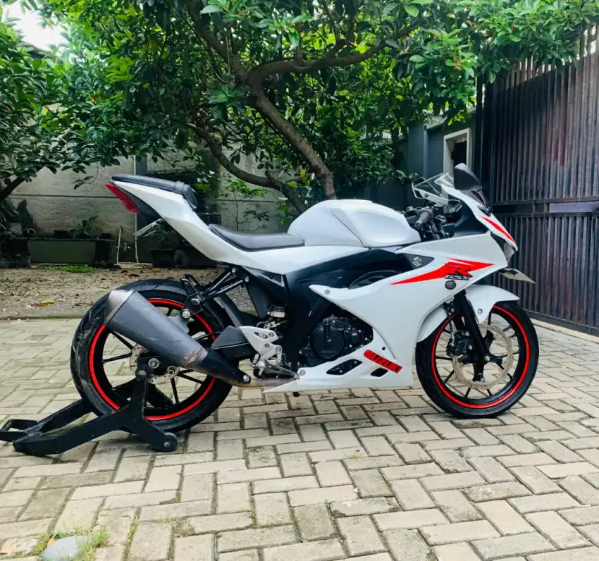 Suzuki GSX 150 R