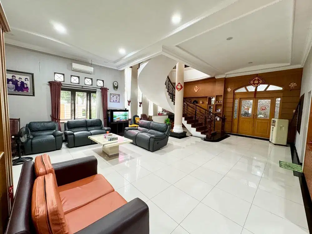 RUMAH HOOK KOMPLEK CEMARA ASRI