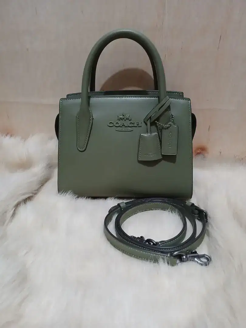 Coach Ready
 Andrea Carryall Bag Military Green only