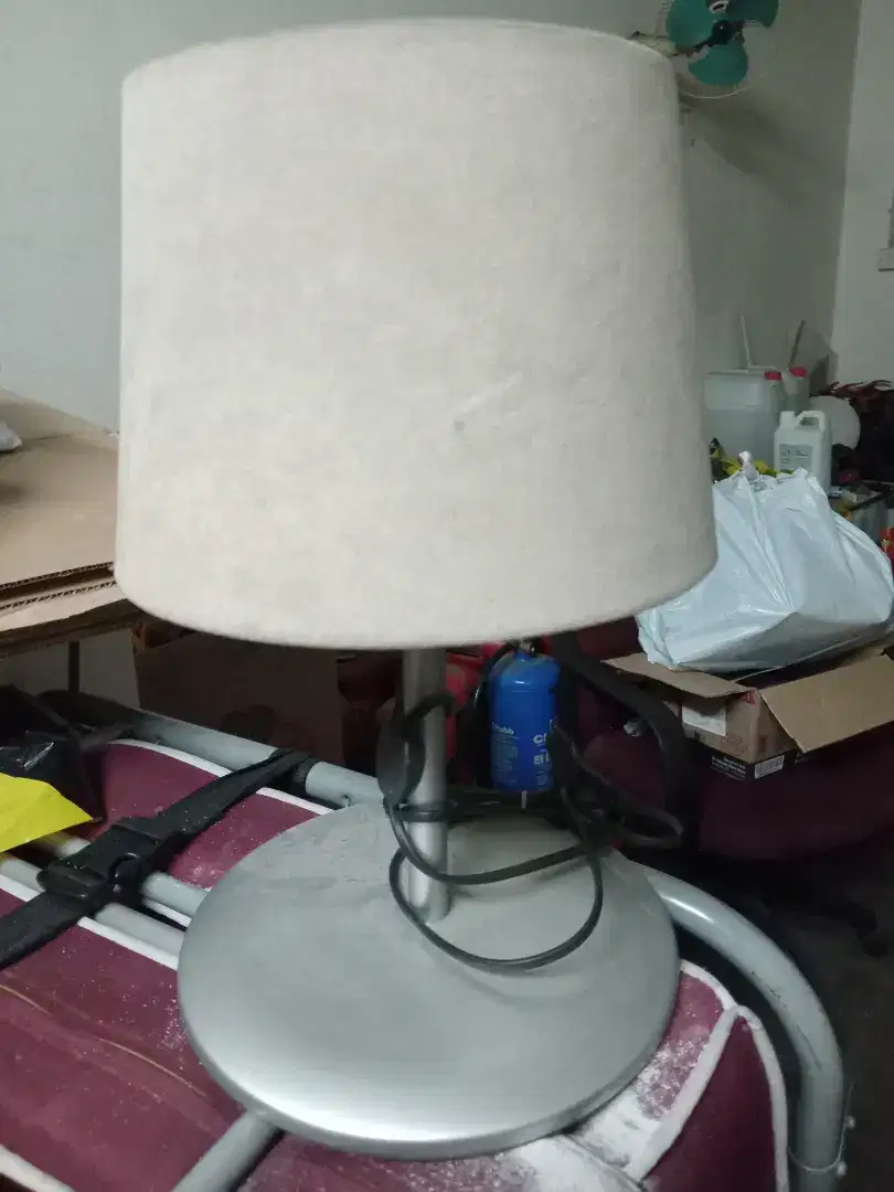 Lampu meja siap pakai