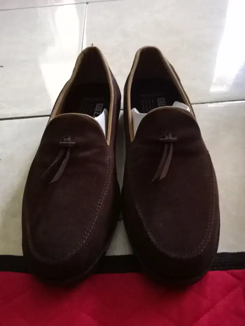 Sepatu Slip On merk Guzze