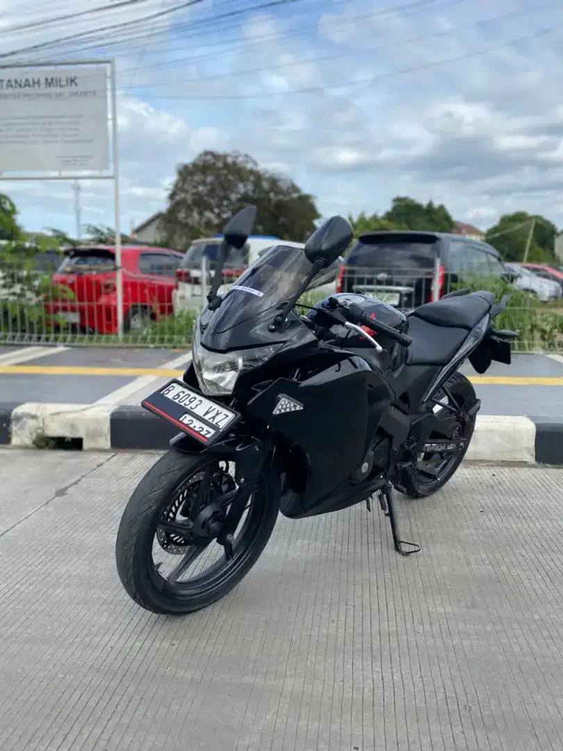 Honda CBR 150 R 2014 murah full gress good condition