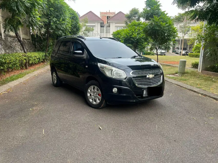 Chevrolet Spin LTZ Manual 2014 Hitam Istimewa