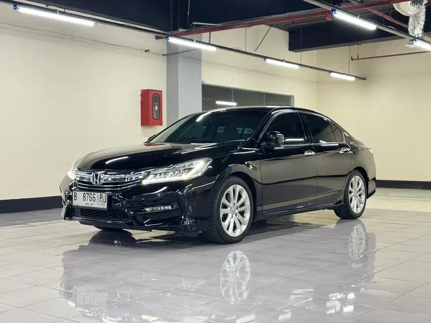 Honda Accord Vtil 2.4 matic tahun 2017