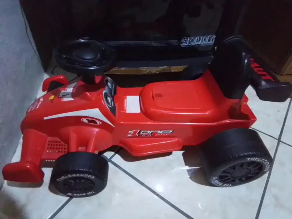 Mainan mobil Aki anak