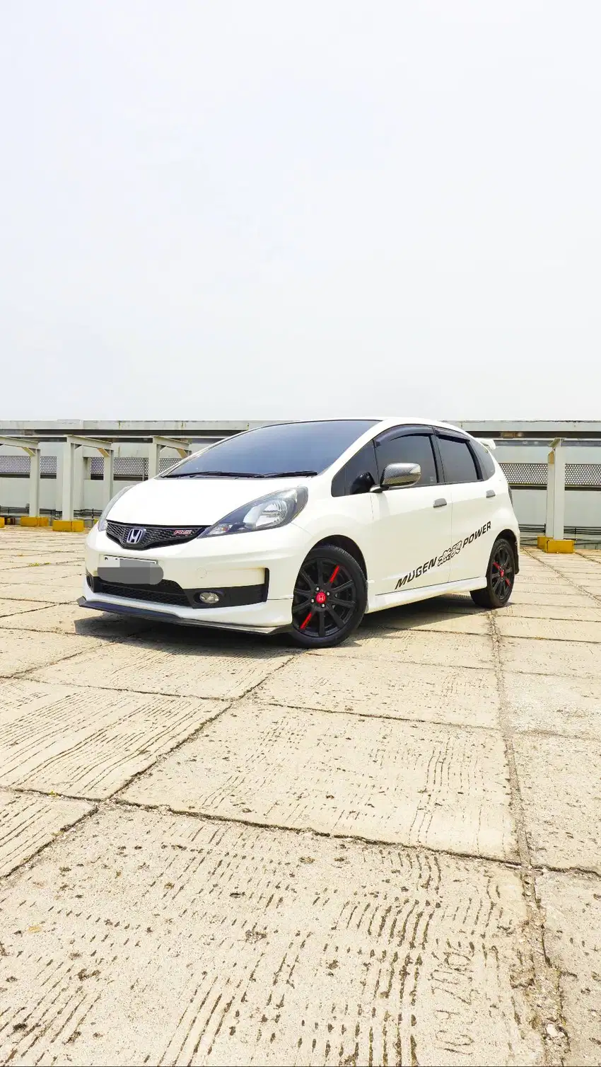 HONDA JAZZ RS 2014 AT/MOBIL ISTIMEWA/KM LOW/RECORD/PROMO DP 5 JUTA