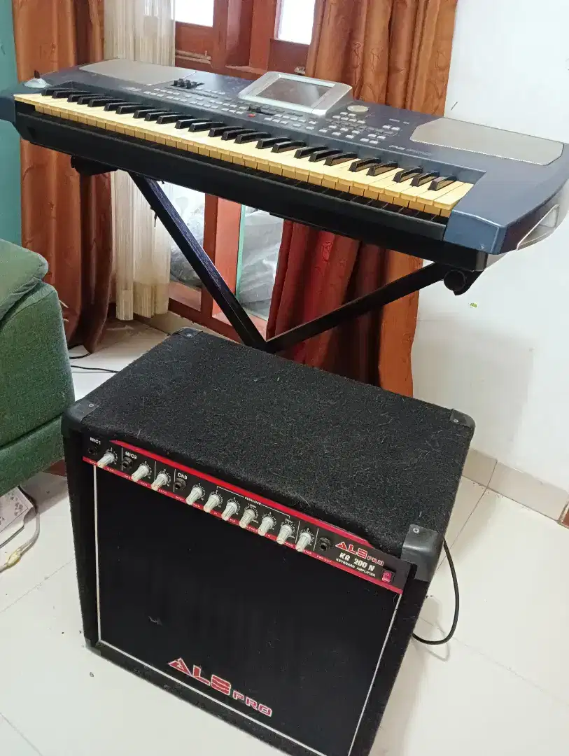 Satu set Keyboard KORG PA 500 dan amplifier ALS Pro KB 200 N