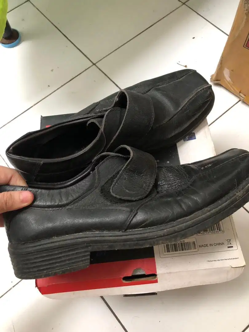 Sepatu Kulit Asli