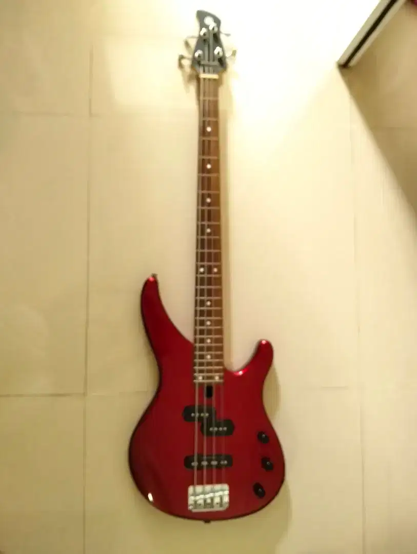 Jual Bass Yamaha + Ampli bass peavey