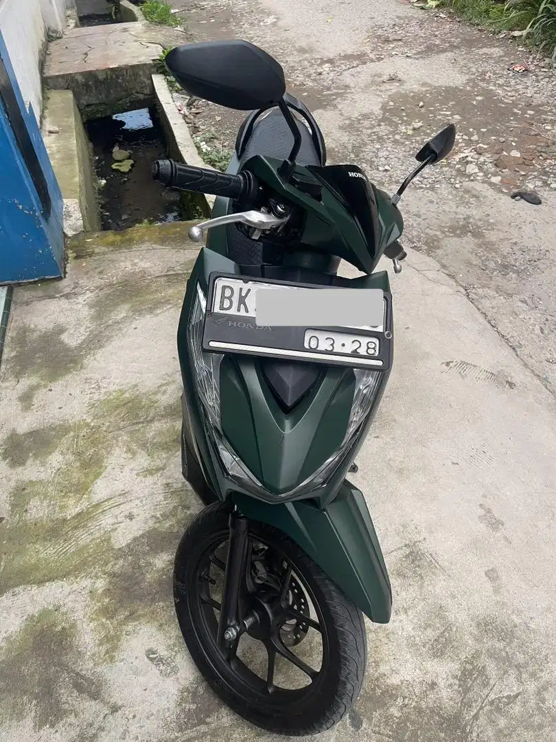 Dijual Honda Beat Deluxe 2023 Hijau Army