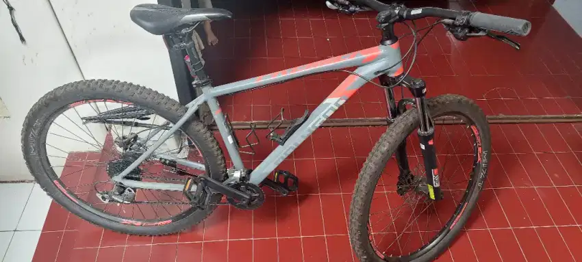 Sepeda MTB Polygon Premier 4