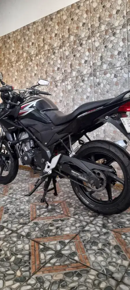 Bismillaahh jual Honda Cb 150 r 2013