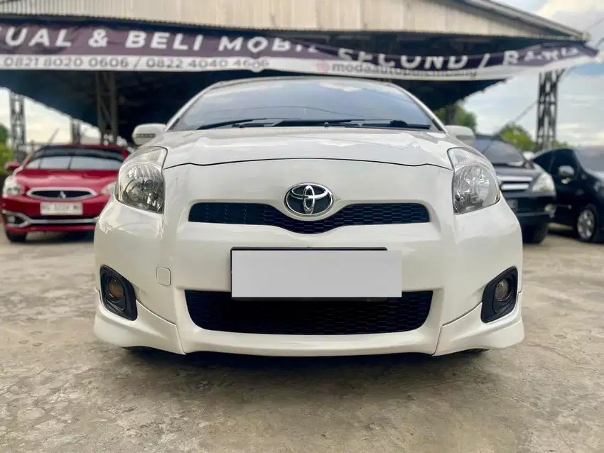 Toyota Yaris 1.5 E A/T 2013