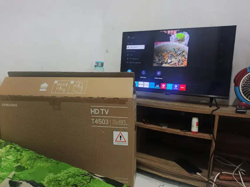 samsung HD smart TV 32 inch lokasi semsel garansi masih panjang