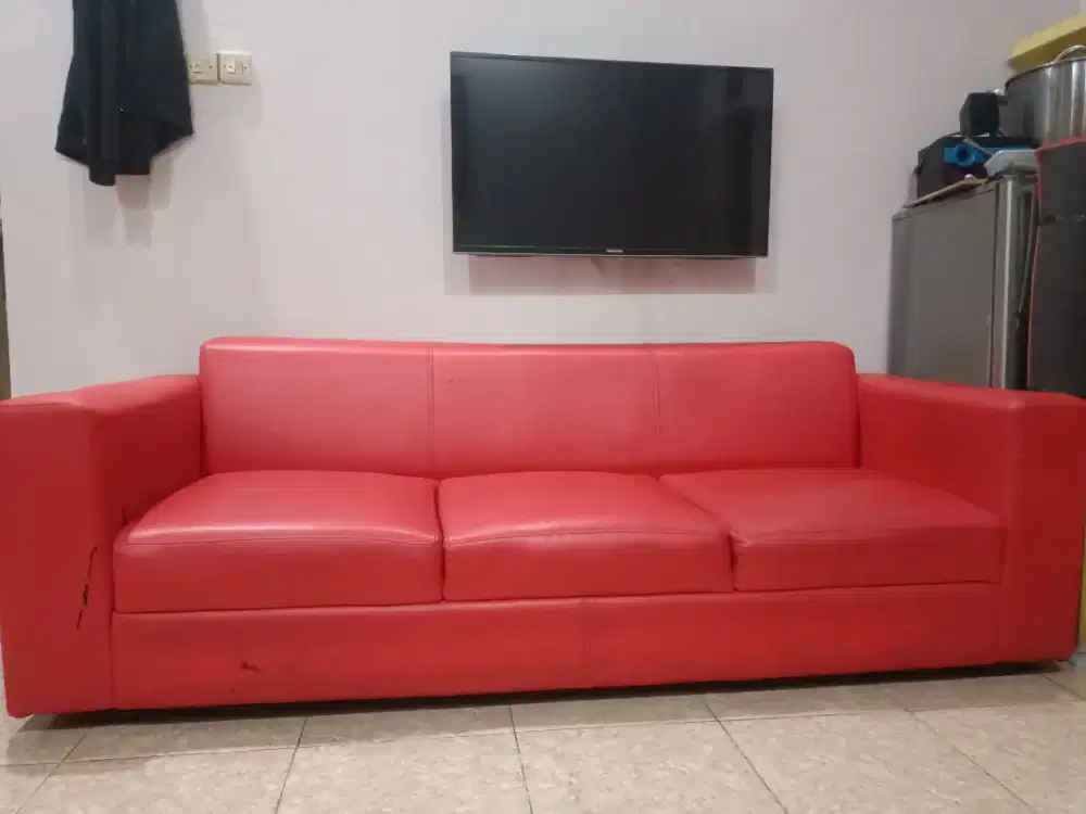 Sofa 3 seat merah