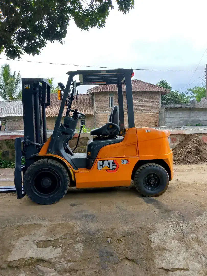 Forklift Jepang original Caterpillar