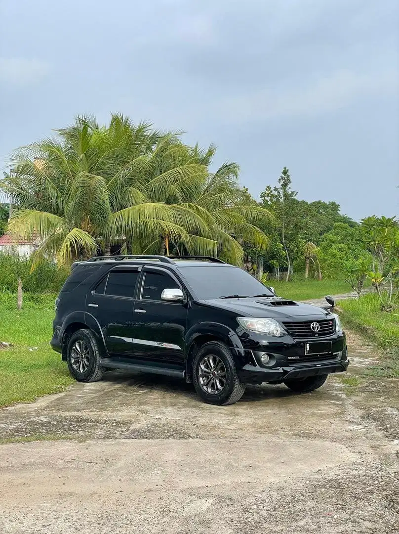 DP16jt Fortuner VNT TRD A/T 2015