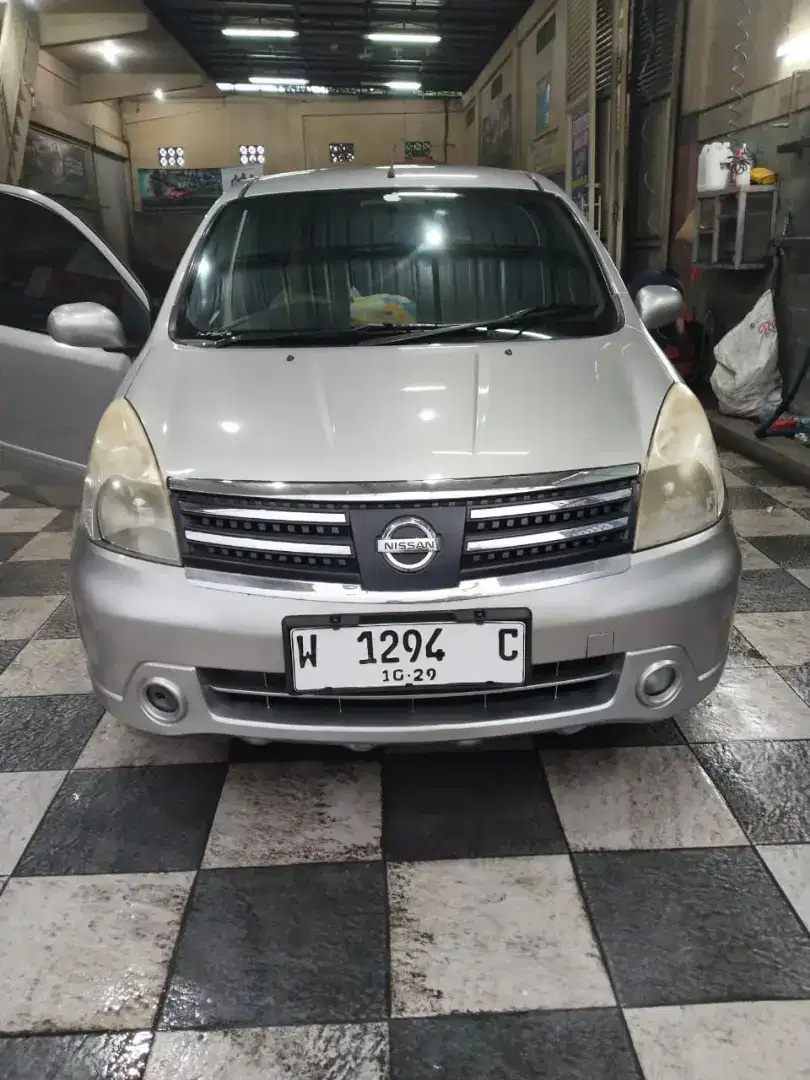 Nissan Grand Livina