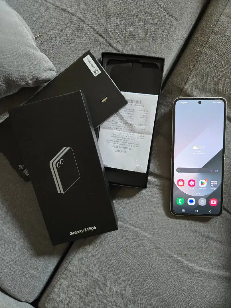 Samsung Z Flip 6 256/12GB + samsung s care+ garansi panjang