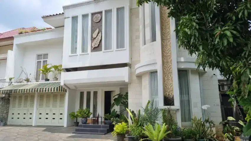 Rumah private pool dan kost aktif jakarta selatan jual murah