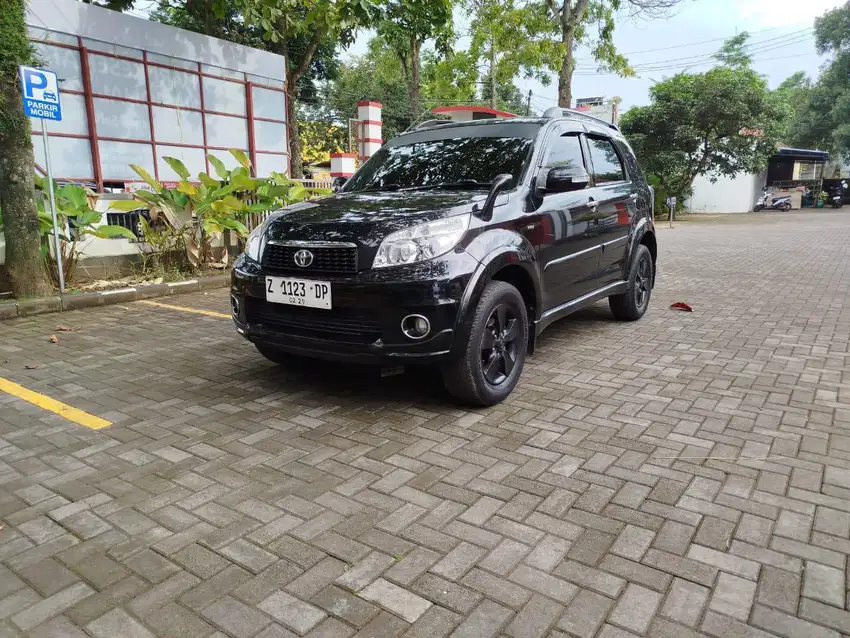 Toyota Rush G AT 2013 Antik low km mulus matic hitam istimewa