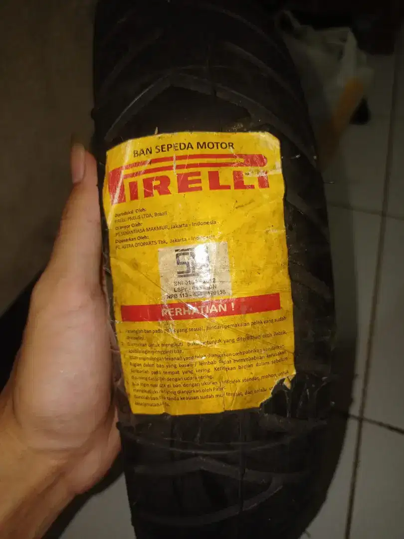 BAN TUBELESS VESPA RING 10 PIRELLI SL 26 UK 3.50-10 (NOS) ONLY 350K