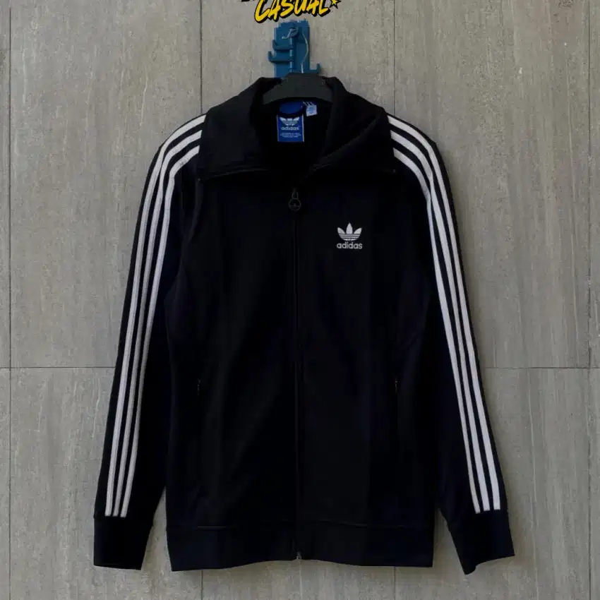 Tracktop Adidas Europa Bunga Hitam Stripes Putih