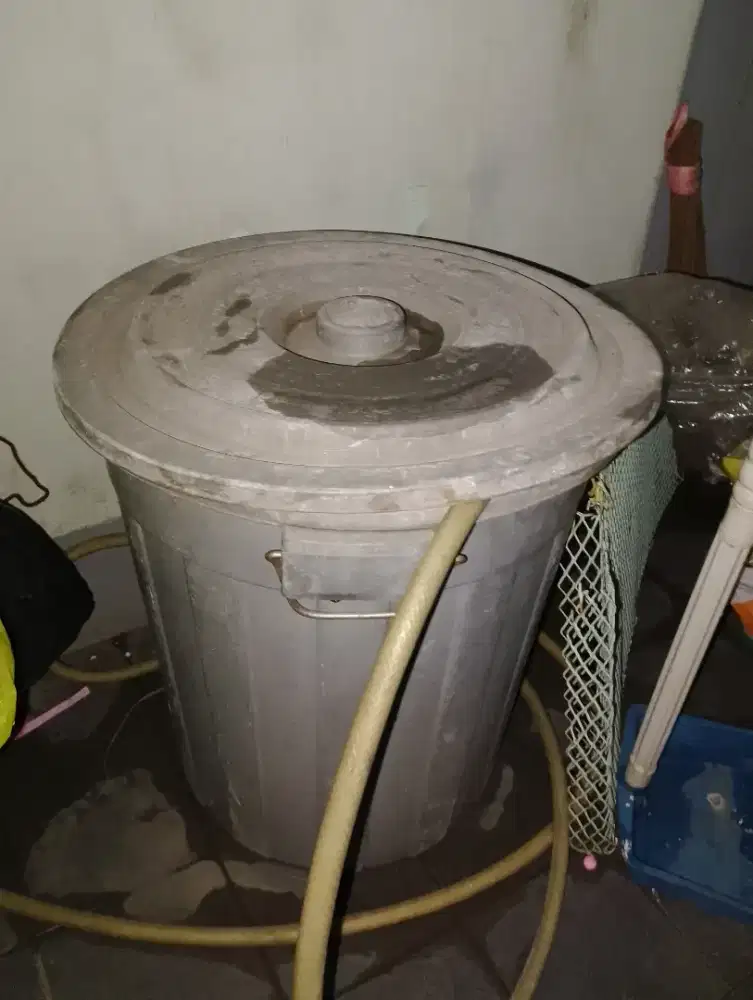 Ember besar bekas mulus