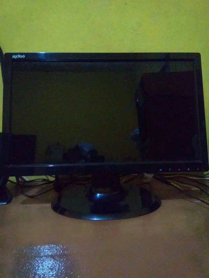 Monitor lcd axioo 16 inch