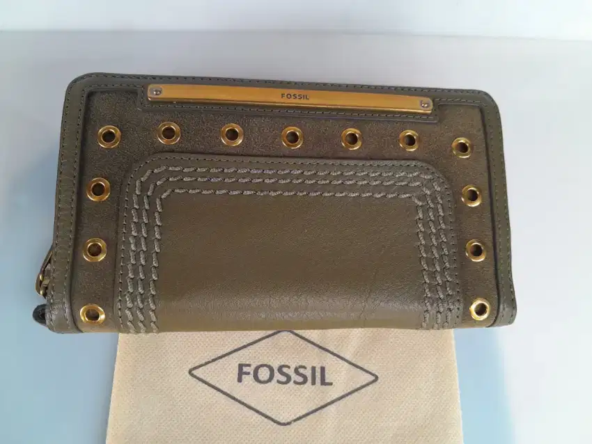 Wallet Fossil long zip clutch green mos authentic second