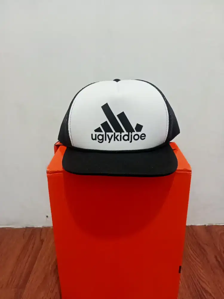 Topi snapback jaring Uglykidjoe Europe summer tour 2024