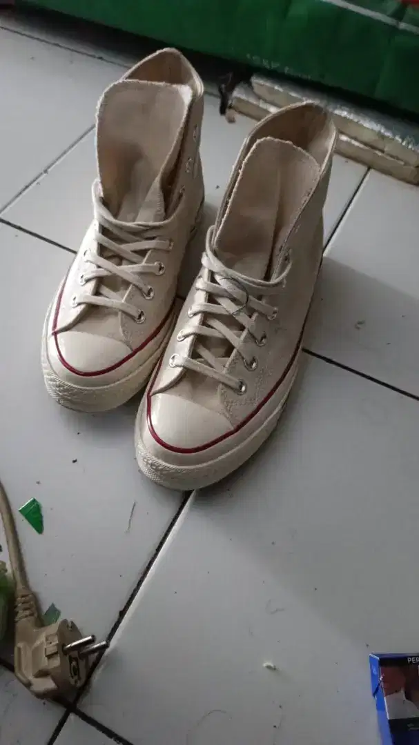 Sepatu Converse UK 40