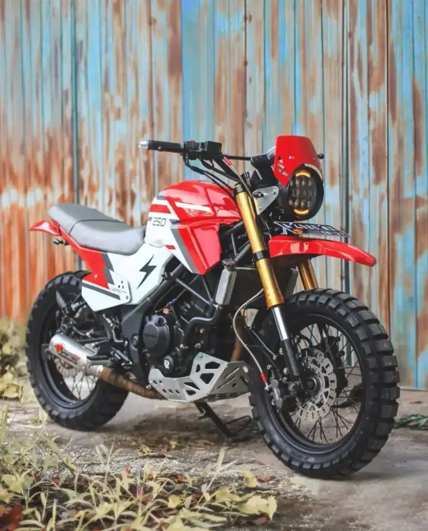 Cbr250R modif scrambler tracker