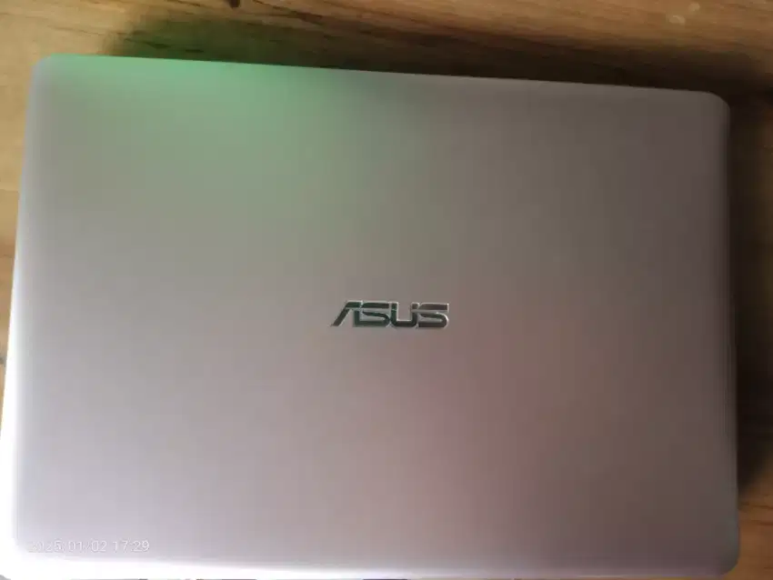 Jual.laptop ASUS X 441 M kondisi 95% mulus jarang pakai no minus