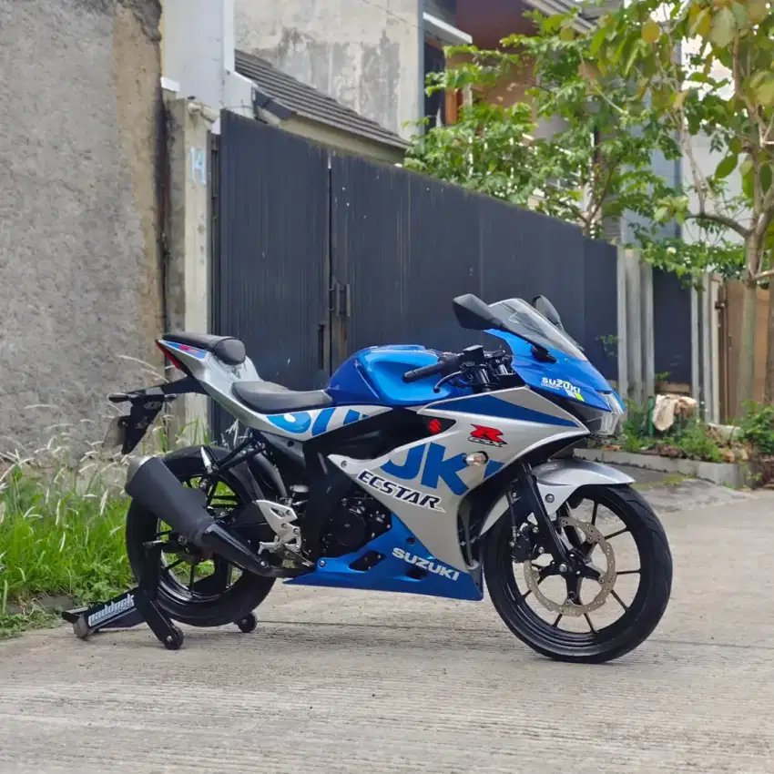 SUZUKI GSX 150R BIRU SILVER TAHUN 2021 SIAP GASS‼️