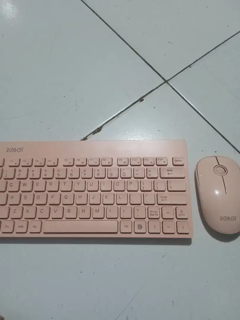 Keyboard Mouse Wireless Robot Normal Bekas Pakai Pribadi