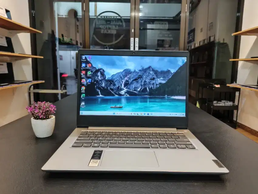 Laptop bekas Lenovo Ideapad 1 14ADA05