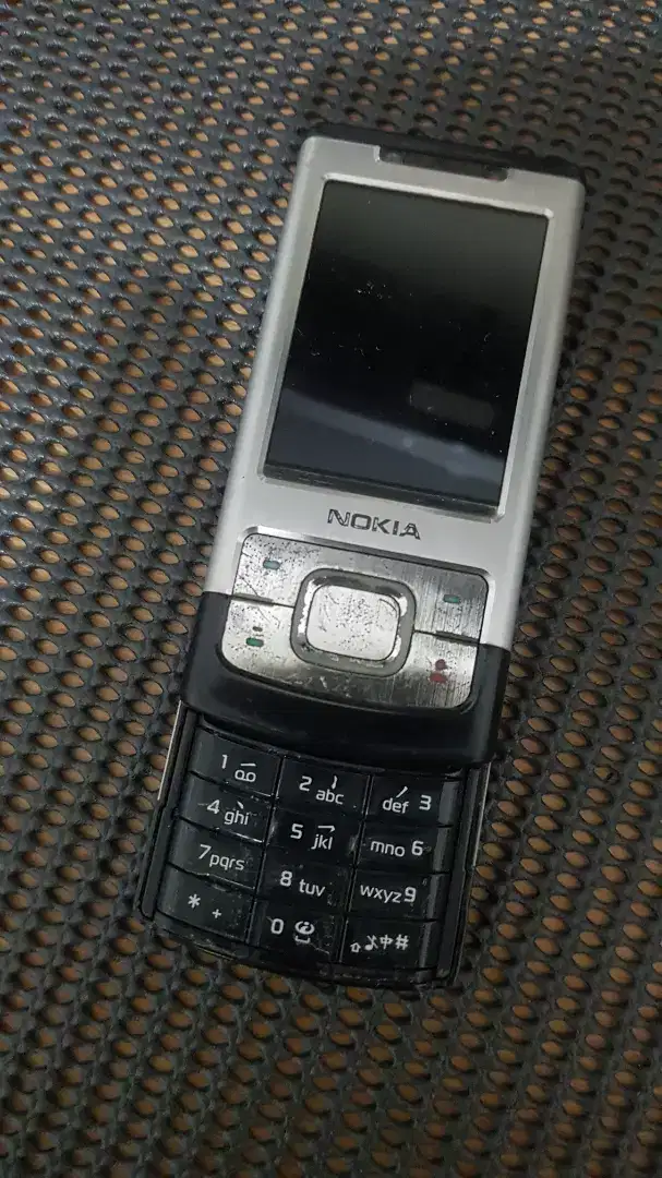 Nokia 6500 sliding