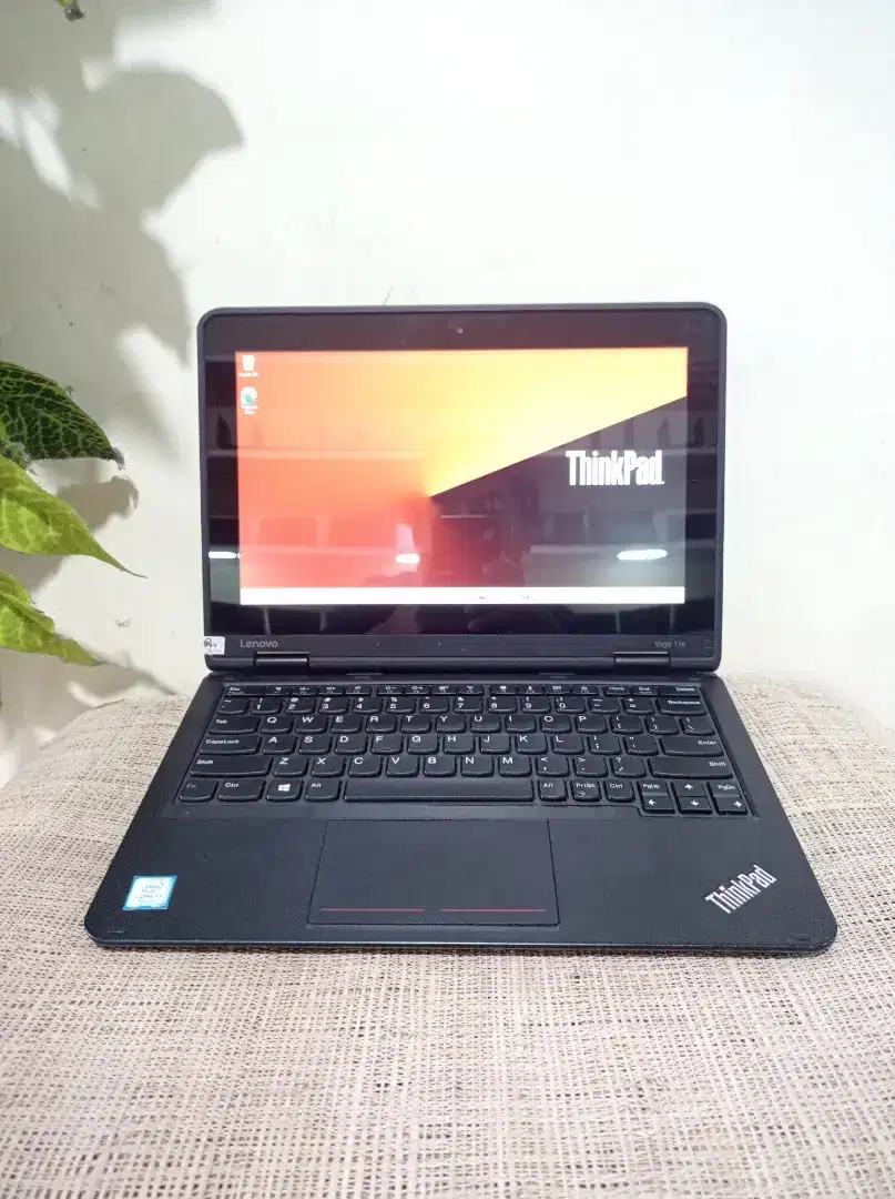 Lenovo Thinkpad Yoga 11e Core i3 4/128GB Touchscreen Lipat