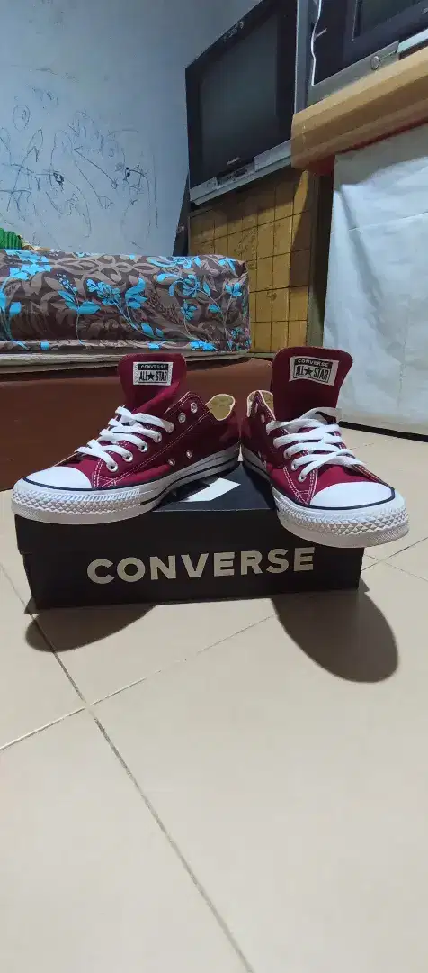 Yaow sepatu converse merah Maroon