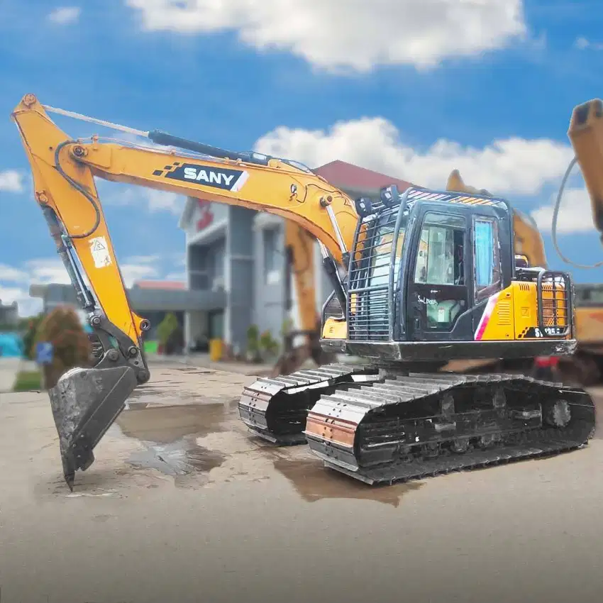 EXCAVATOR BEKAS 13 TON  SY135F SANY PALEMBANG