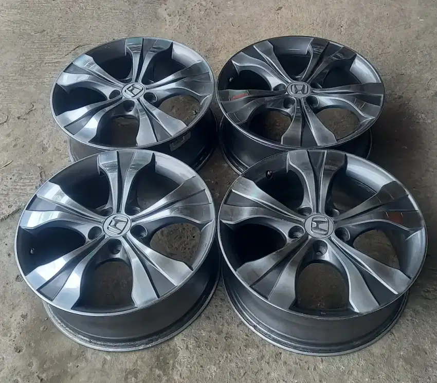 Velg honda  ring 18 pcd 5x114