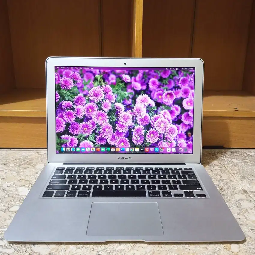 Macbook Air 2013  Core i5 Ram 8gb SSD 256gb 661