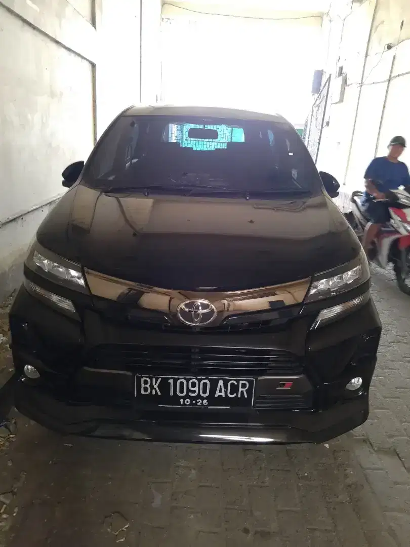 D'jual mobil super cantik Avanza Veloz gr 1.5 warna hitam metalik