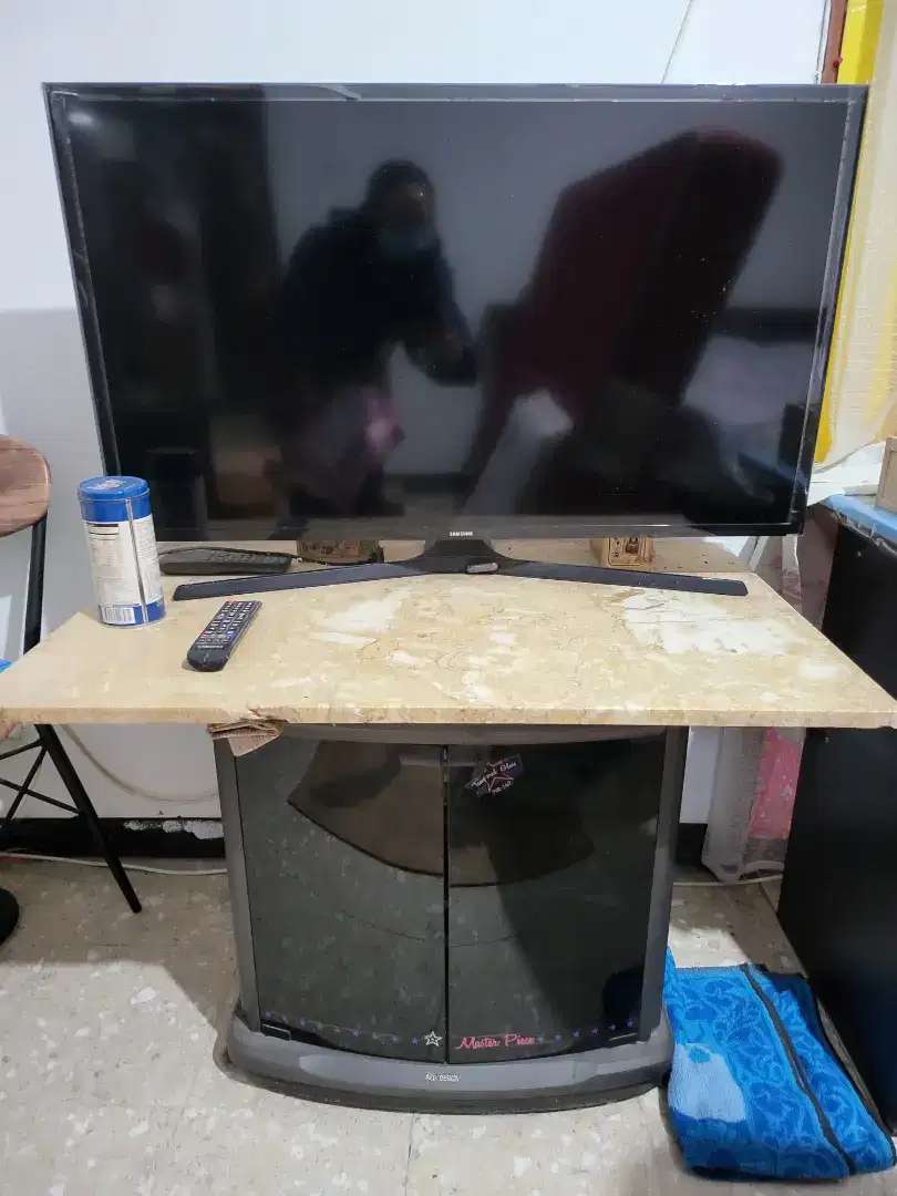 Dijual meja tv , lemari kabinet