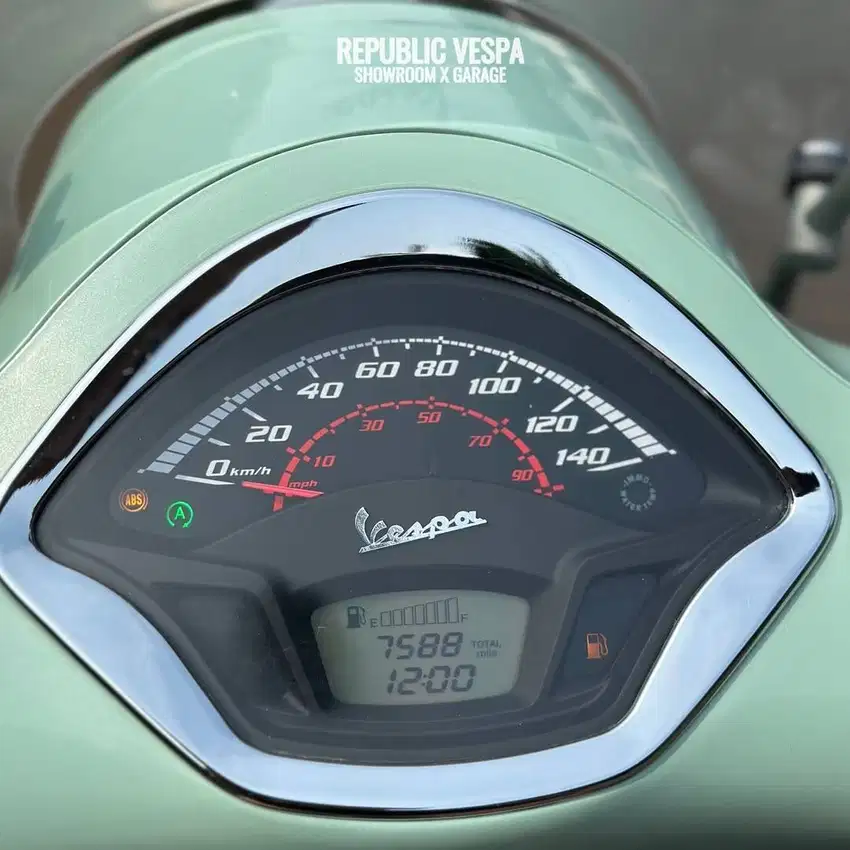 Vespa GTS IGET 150 ABS LED TH 2021 Warna GREEN RELAX PERFECT CONDITION