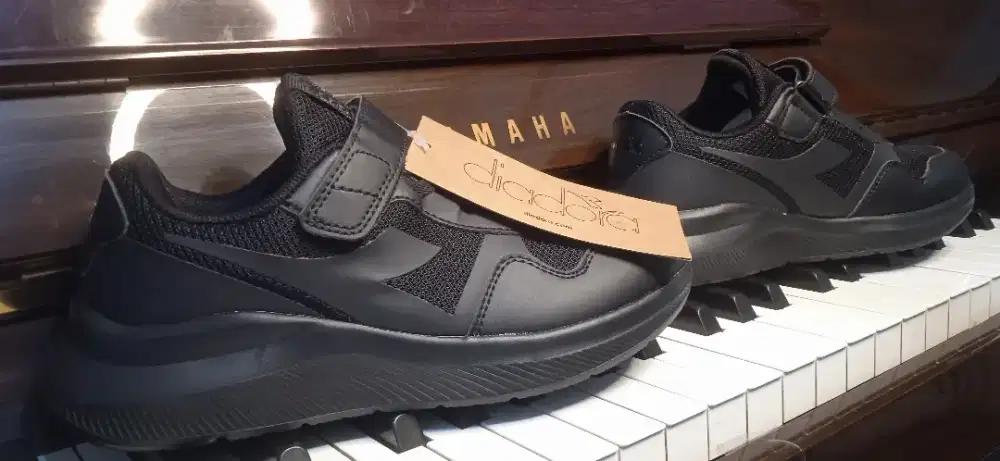 Sepatu diadora (ori) brandnew with the box