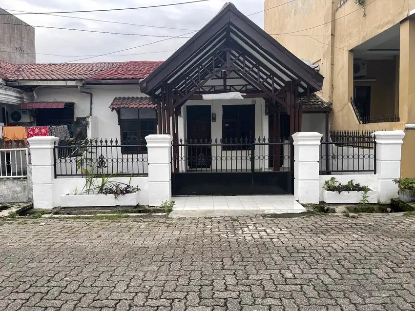 DI JUAL CEPAT RUMAH DALAM KOMPLEK DI SETIA BUDI