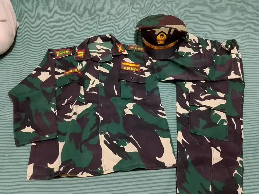 Baju tentara anak